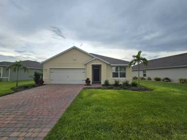 Main picture of 3167 Estancia Ln