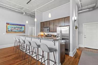 Main picture of 116 S Broadway St