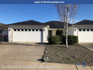 Main picture of 825 Columbine Way
