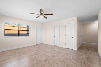 Main picture of 2461 E Commercial Blvd