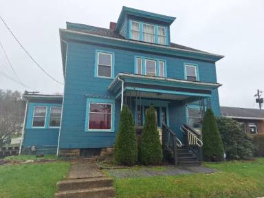 Main picture of 515 E 2nd St