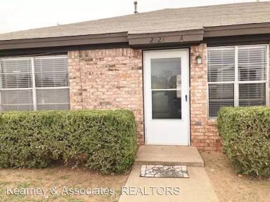 Main picture of 2121 S Loop 289