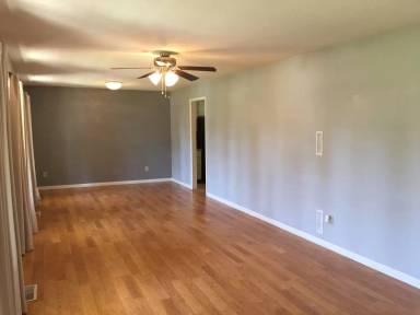 Main picture of 101 Mercer Ct