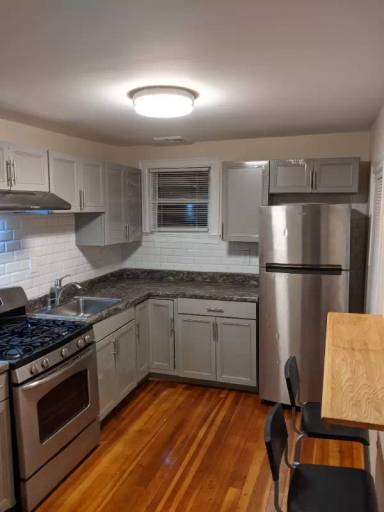 Main picture of 18 Hichborn St