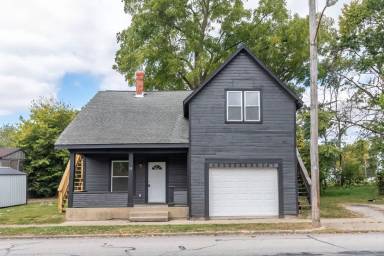 Main picture of 59 W Center St