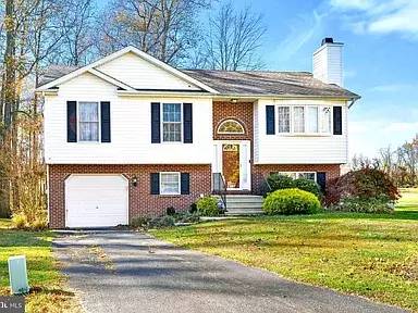 Main picture of 10 Pinehurst Ct