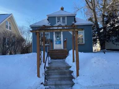 Main picture of 1366 Charles Ave