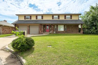 Main picture of 6524 Eastbourne Ln