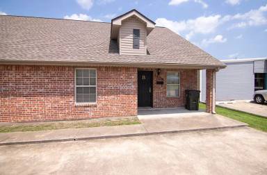 Main picture of 3709 Kirkman St