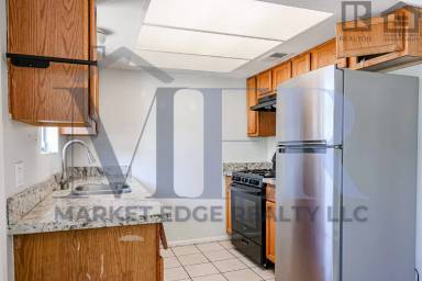 Main picture of 2206 E Broadway Rd