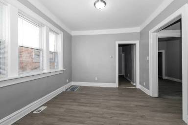 Main picture of 741 W 118th Pl
