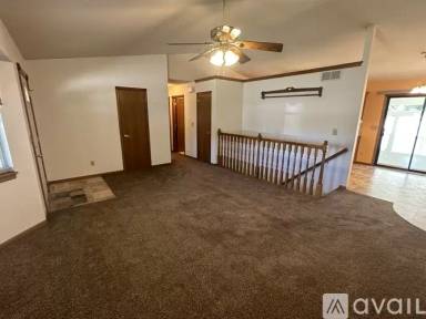 Main picture of 835 S Highland Dr