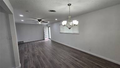 Main picture of 5921 Trail Lake Dr