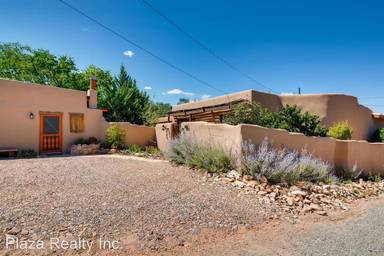 Main picture of 1212 1/2 Canyon Rd