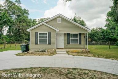 Main picture of 3449 Laura St