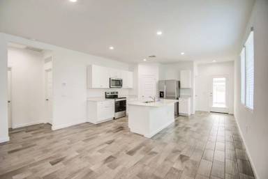 Main picture of 1749 W Stealth Ave