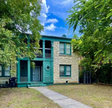 Main picture of 309 E Lullwood Ave