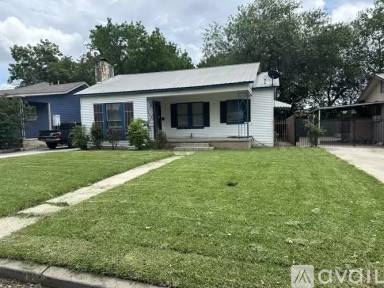 Main picture of 534 Chicago Blvd