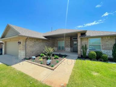 Main picture of 9016 SW 48th Ter