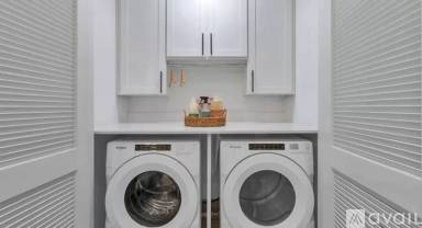 Main picture of 970 Cherokee St