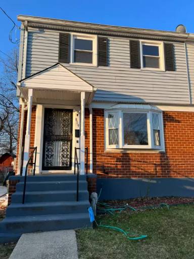 Main picture of 819 Quade St