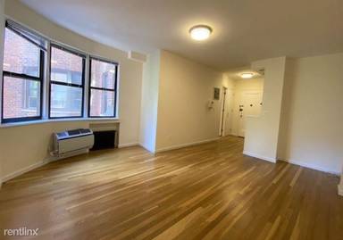 Main picture of 1680 York Ave