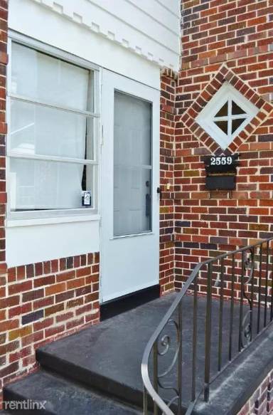 Main picture of 2559 Dellwood Ave