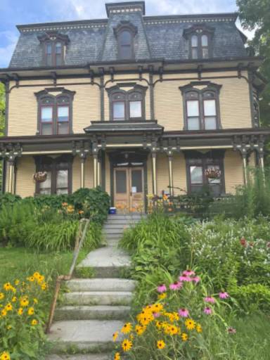 Main picture of 171 Main St