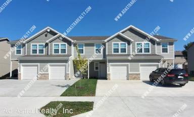 Main picture of 320 N 4th Ter