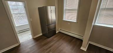 Main picture of 136 W Pearl St
