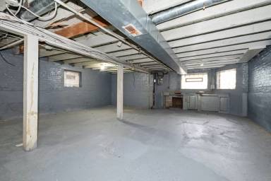 Main picture of 635 E 90th Pl