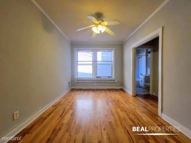 Main picture of 511 W Melrose St