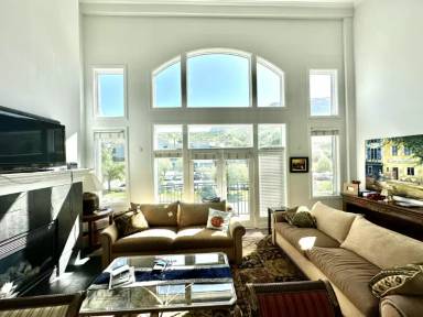 Main picture of 5097 N Edgewood Dr
