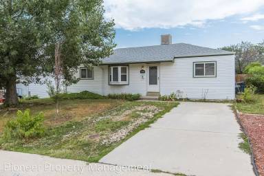 Main picture of 2788 S King St