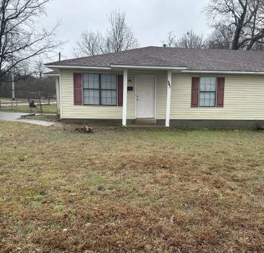 Main picture of 218 E Cherry St