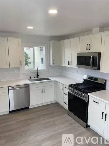 Main picture of 6750 N Elman St