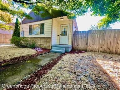 Main picture of 9116 NE Glisan St