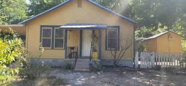 Main picture of 3306 Hemlock Ave