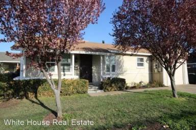 Main picture of 9663 Walnut Ave