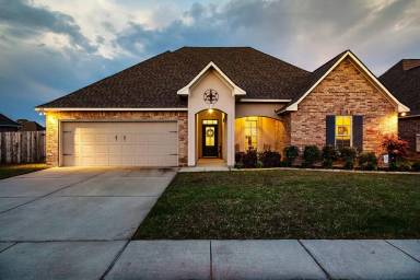 Main picture of 324 Camelback Dr
