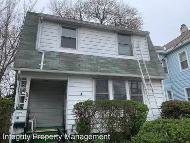 Main picture of 227 Elmendorf St