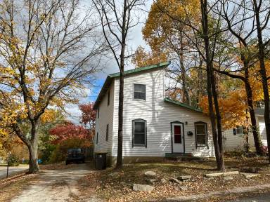 Main picture of 103 S Clark St