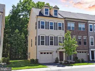 Main picture of 22414 Glenbow Way