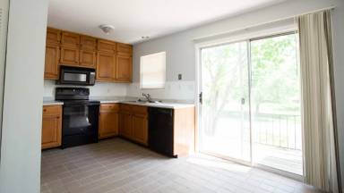 Main picture of 8033 E 88th St