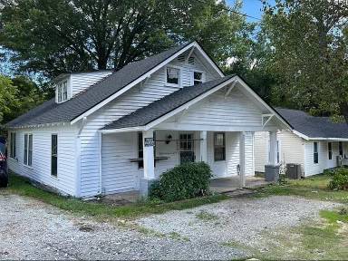 Main picture of 1806 Johnson St