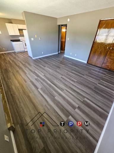 Main picture of 414 7th St SE