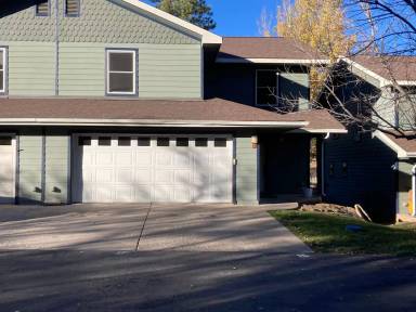 Main picture of 16 Sandstone Dr