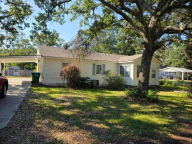 Main picture of 463 Oak Grove Ave