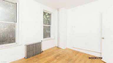 Main picture of 1324 Halsey St