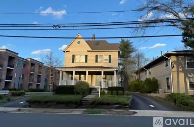 Main picture of 25 Stelton Rd